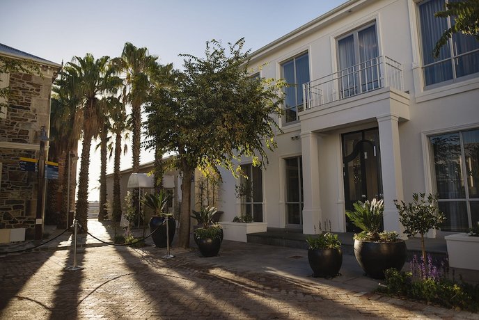 The Manor House at the Queen Victoria Hotel