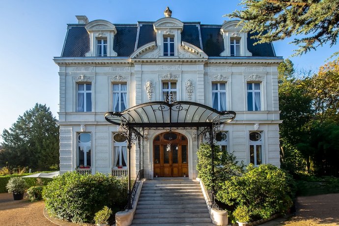 Relais du Silence Hotel Chateau De Verrieres & Spa