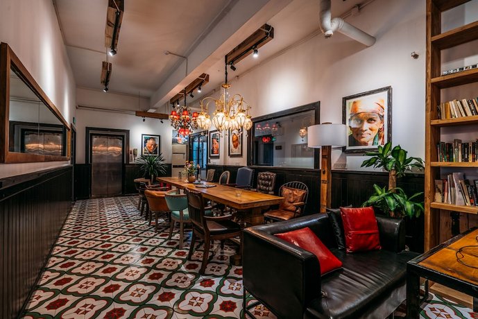 Chengdu Flipflop Hostel Poshpacker Chunxi Road Metro Station