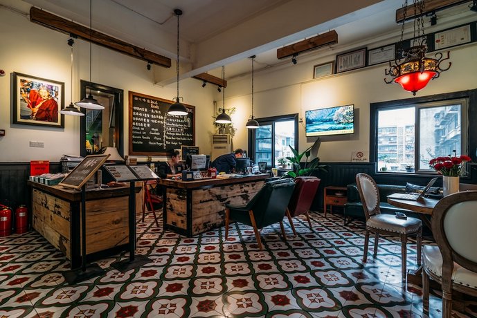 Chengdu Flipflop Hostel Poshpacker Chunxi Road Metro Station