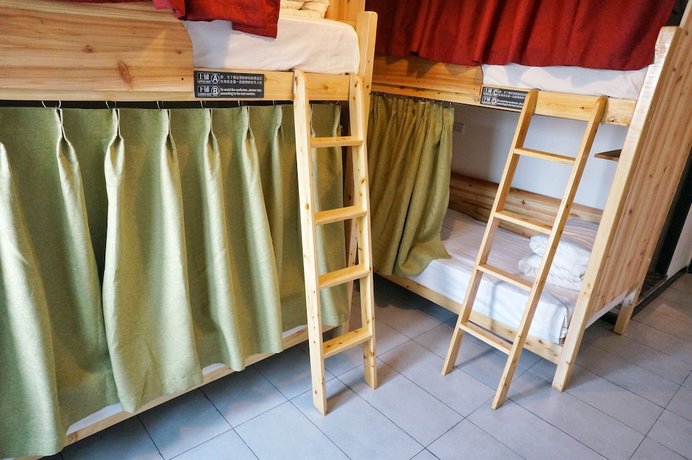 Chengdu Flipflop Hostel Poshpacker Chunxi Road Metro Station
