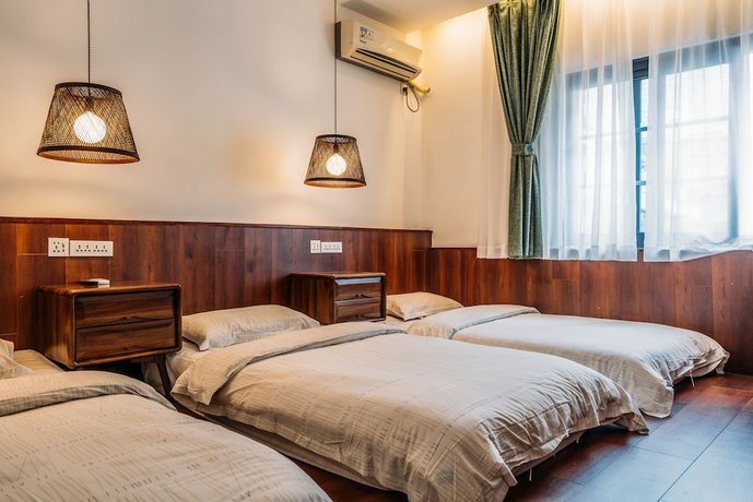 Chengdu Flipflop Hostel Poshpacker Chunxi Road Metro Station