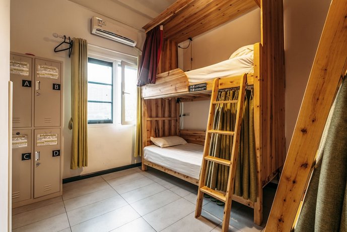 Chengdu Flipflop Hostel Poshpacker Chunxi Road Metro Station