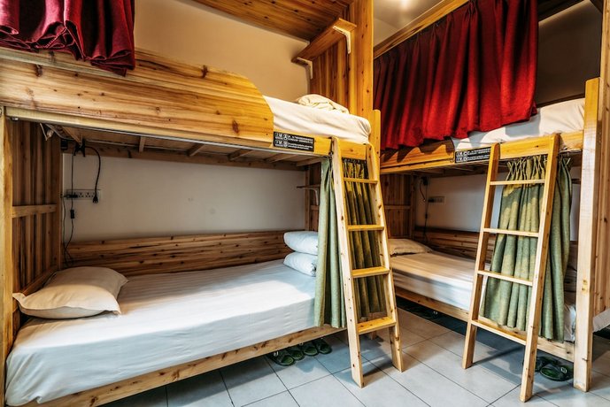 Chengdu Flipflop Hostel Poshpacker Chunxi Road Metro Station