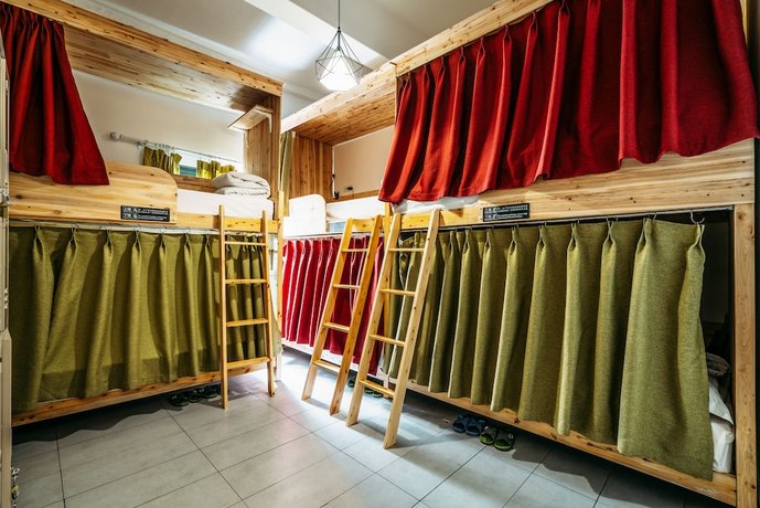 Chengdu Flipflop Hostel Poshpacker Chunxi Road Metro Station