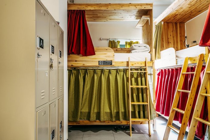 Chengdu Flipflop Hostel Poshpacker Chunxi Road Metro Station