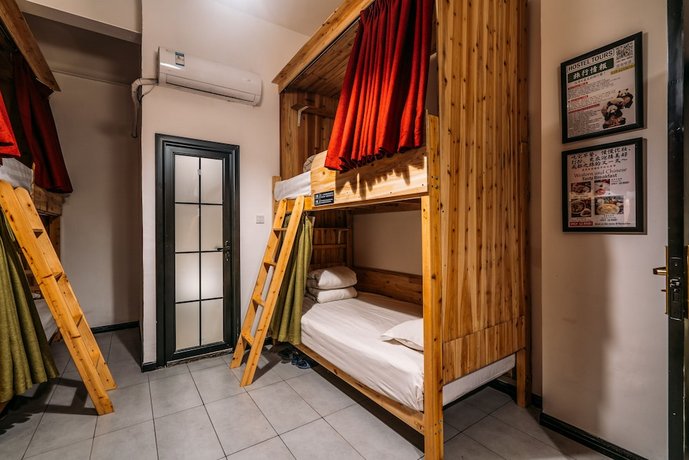 Chengdu Flipflop Hostel Poshpacker Chunxi Road Metro Station