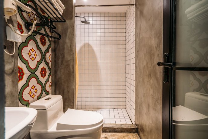 Chengdu Flipflop Hostel Poshpacker Chunxi Road Metro Station