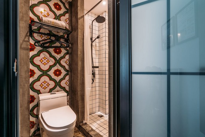 Chengdu Flipflop Hostel Poshpacker Chunxi Road Metro Station