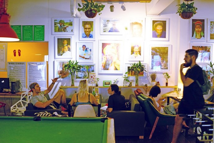 Chengdu Flipflop Hostel Poshpacker Chunxi Road Metro Station