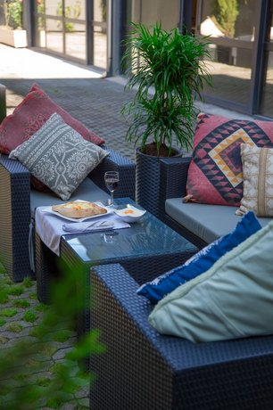 Iveria Inn Hotel