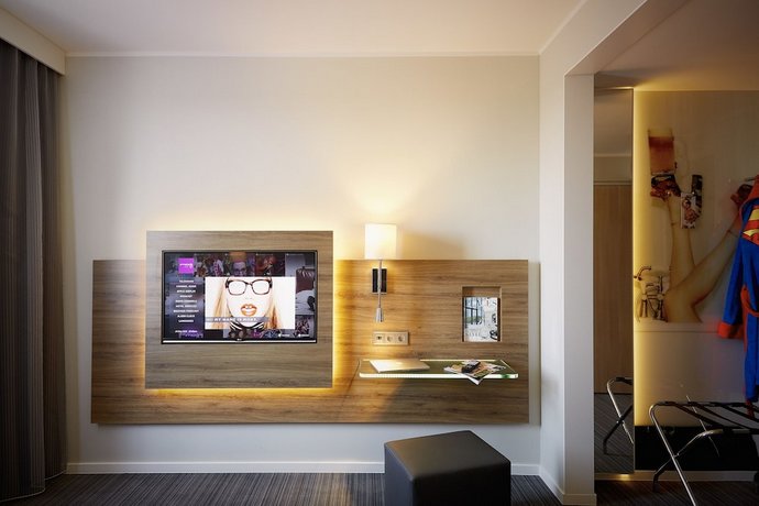 Moxy London Heathrow Airport