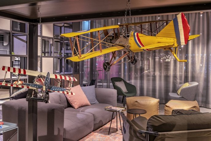 Moxy London Heathrow Airport