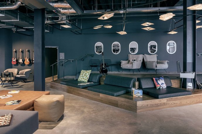 Moxy London Heathrow Airport