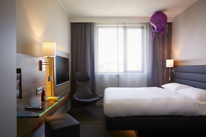 Moxy London Heathrow Airport