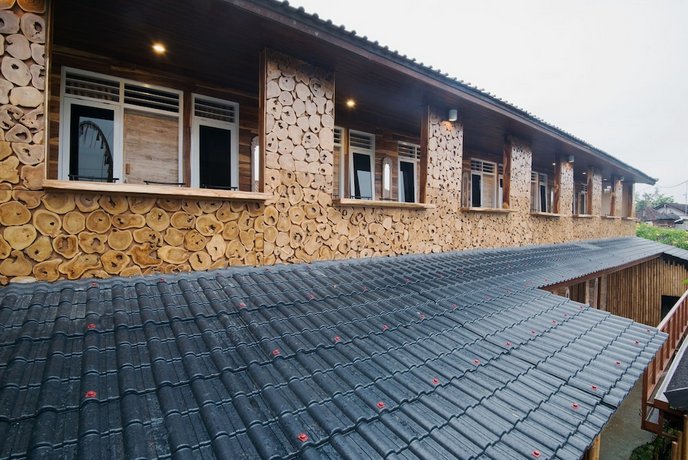 Bulan Bali Hostel