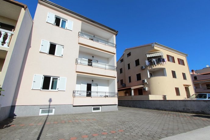 Apartments Elida