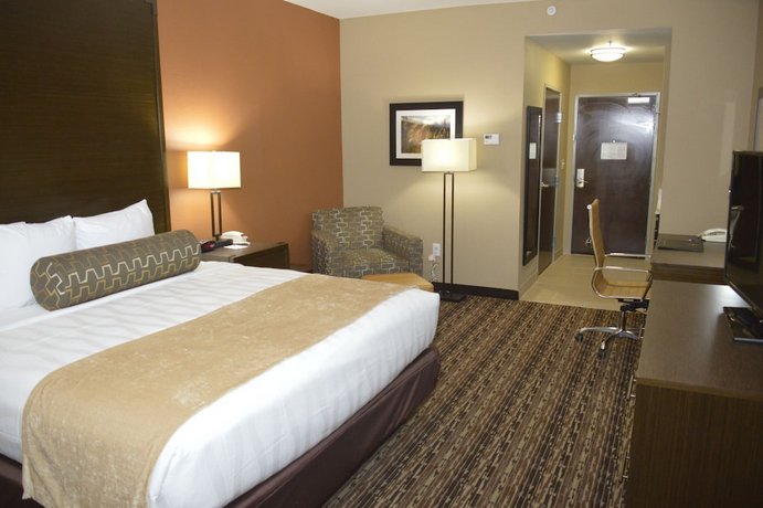 Best Western Plus Elmendorf Hotel