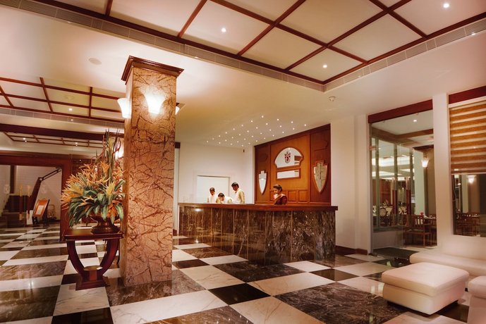 Earl's Regent Hotel