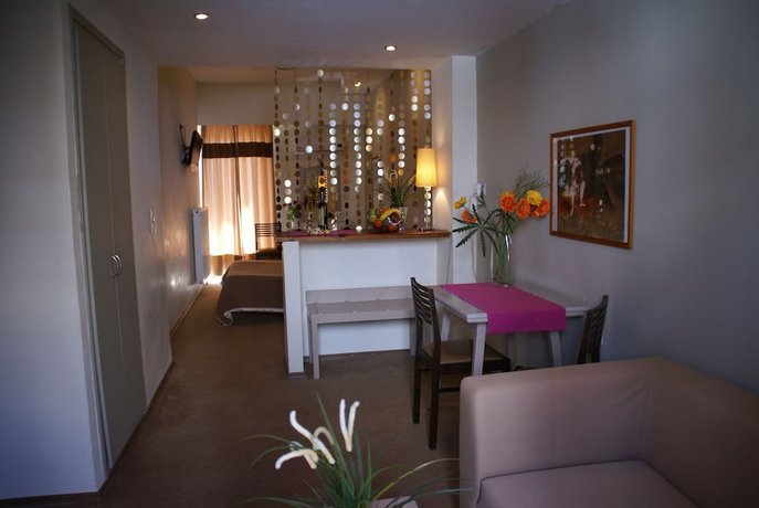 Yria Hotel