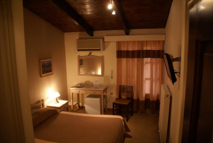 Yria Hotel