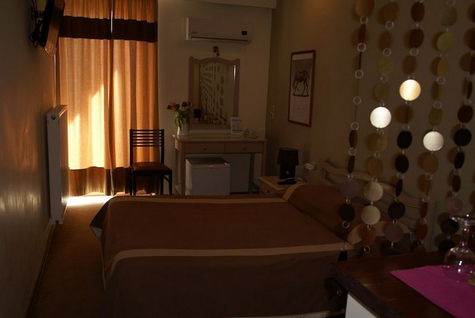 Yria Hotel