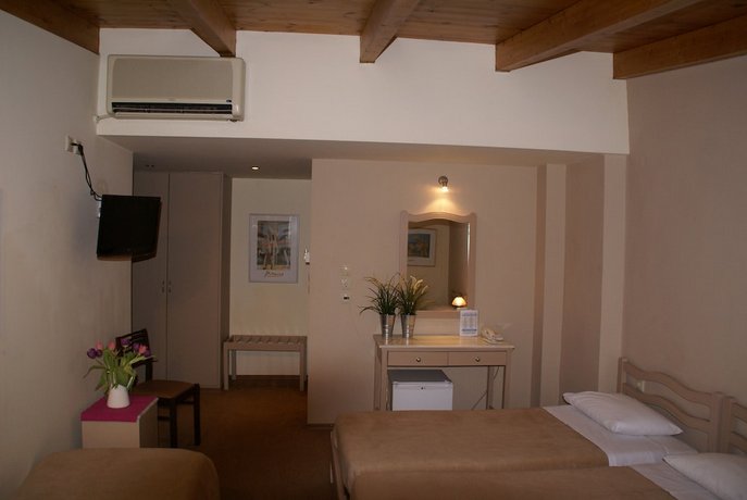 Yria Hotel