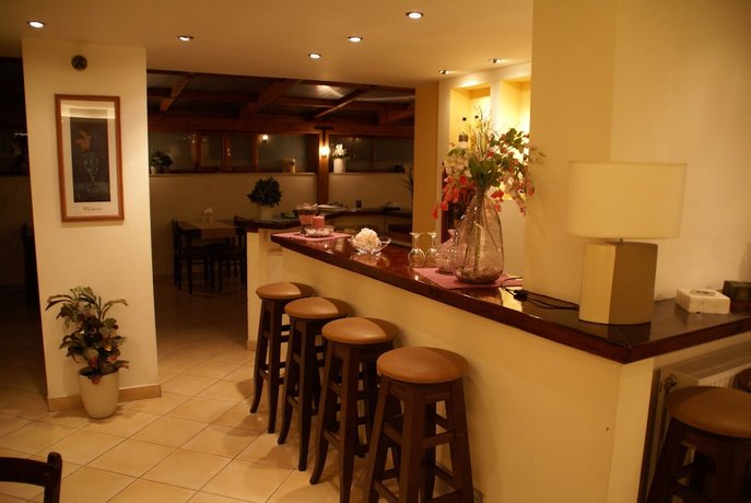 Yria Hotel