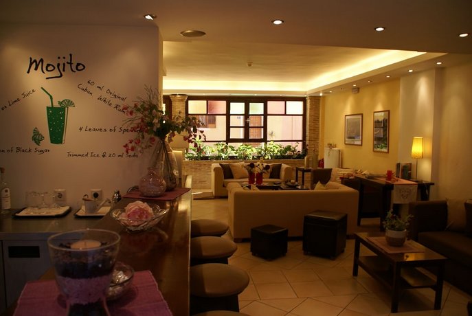 Yria Hotel