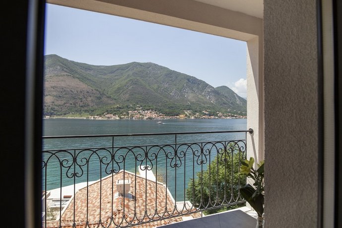HUMA Kotor Bay