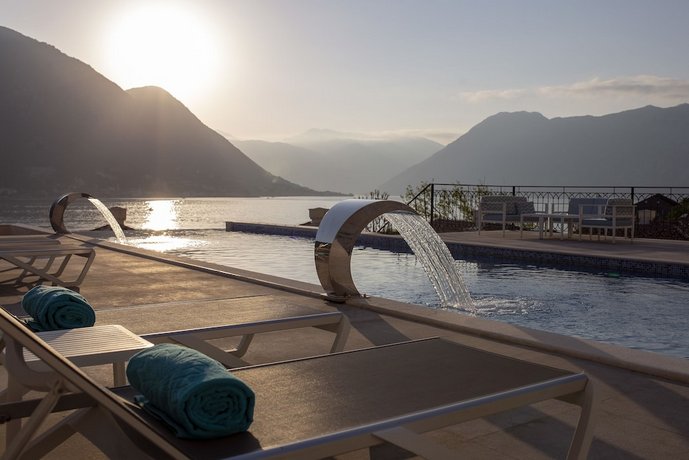 HUMA Kotor Bay