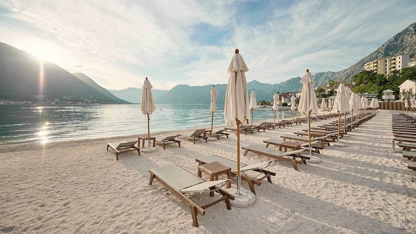 HUMA Kotor Bay