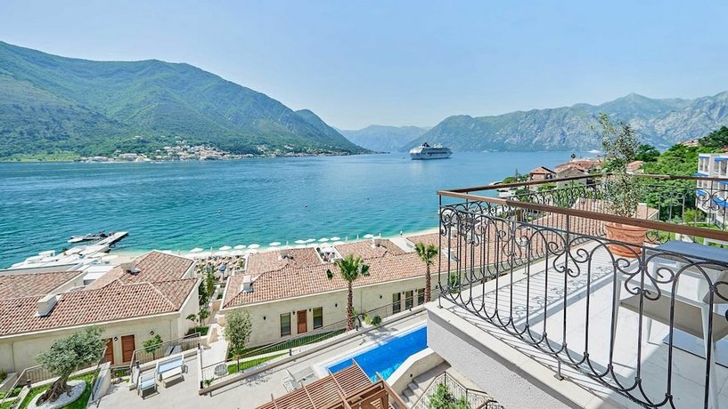 HUMA Kotor Bay