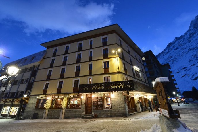 Hotel Grivola Cervinia Ski Lift Italy thumbnail