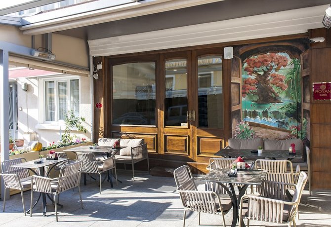 Royan Suites