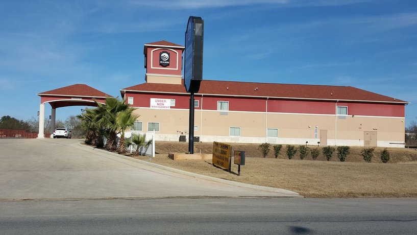 Executive Inn & Suites Floresville