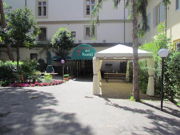 Hostel 7 Santi