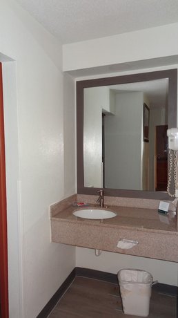 Quality Inn & Suites Raleigh North Raleigh
