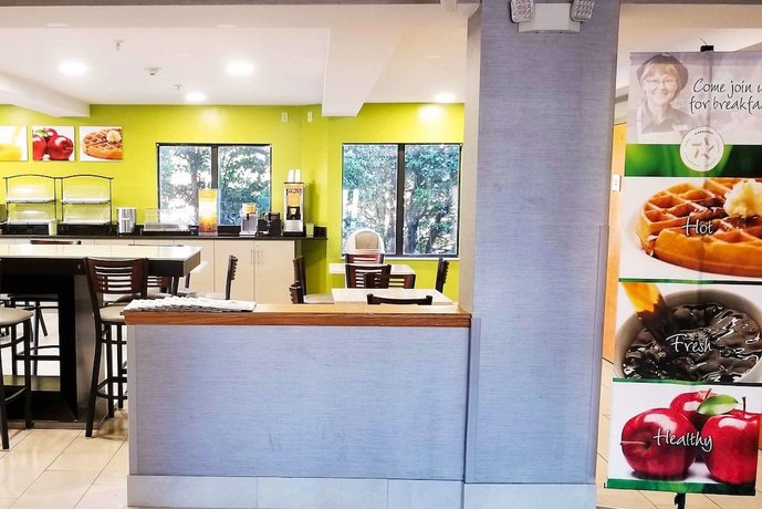 Quality Inn & Suites Raleigh North Raleigh