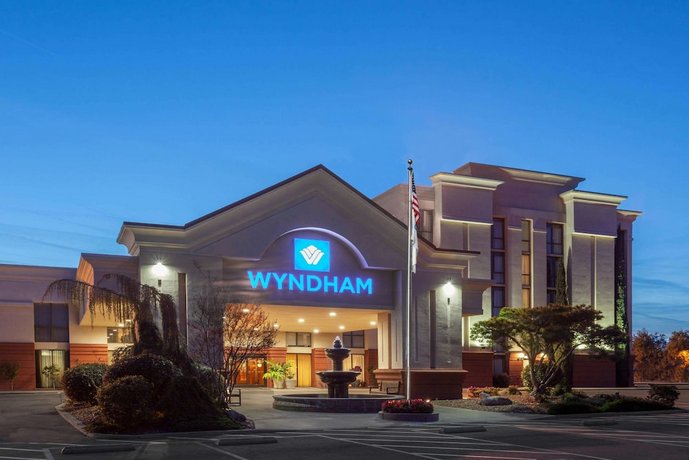 Wyndham Visalia