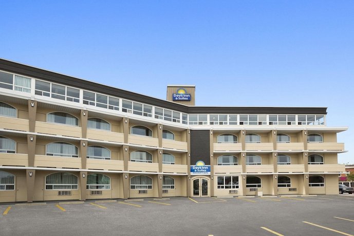 Days Inn & Suites by Wyndham North Bay Images