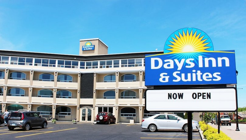 Days Inn & Suites by Wyndham North Bay Capitol Centre Canada thumbnail