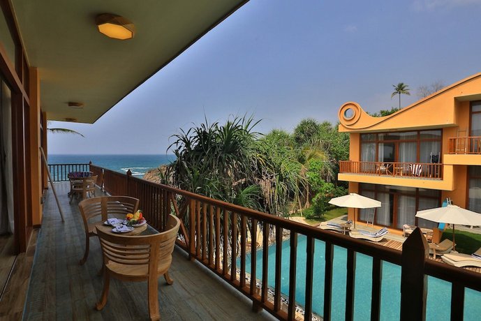 Thaproban Pavilion Waves Unawatuna