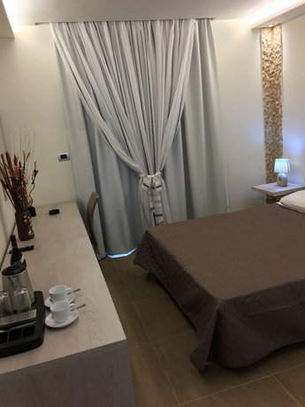 Maroula Blue Studios & Suites
