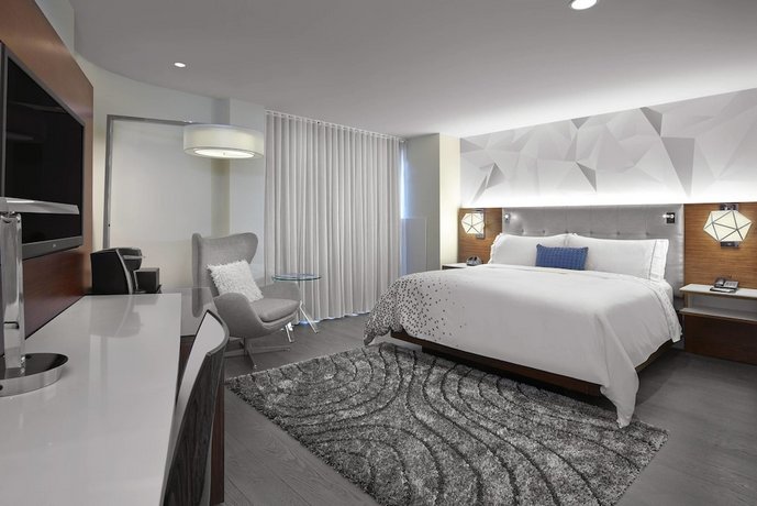 Renaissance Edmonton Airport Hotel