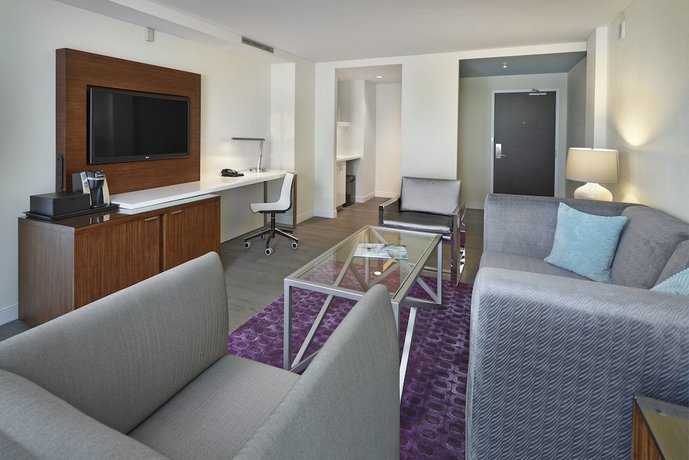 Renaissance Edmonton Airport Hotel
