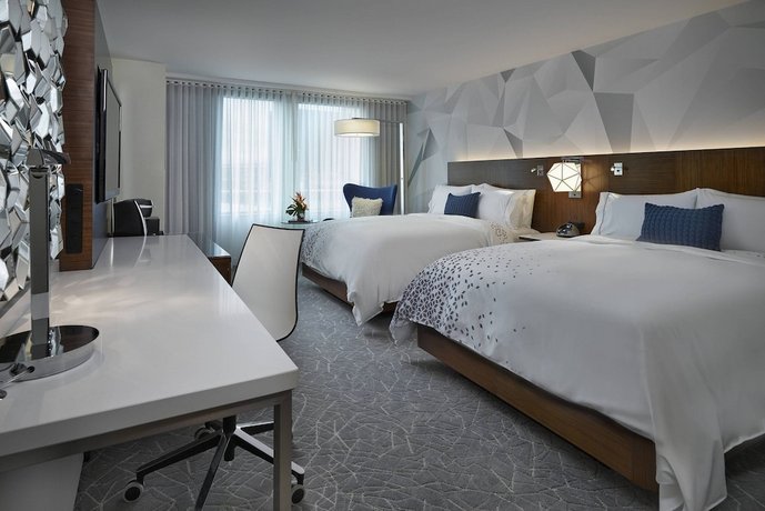 Renaissance Edmonton Airport Hotel