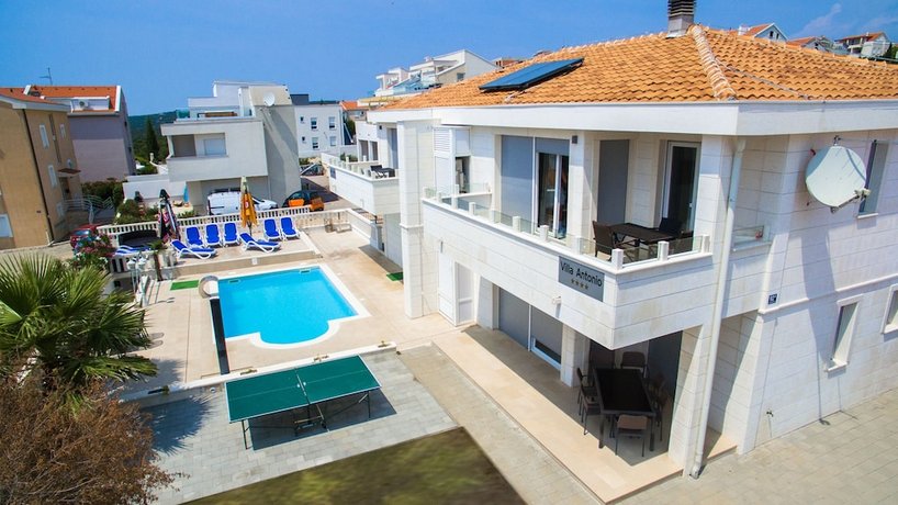 Villa Antonio Novalja