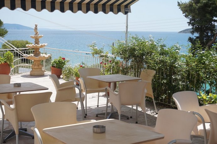 Tolon Beach Hotel