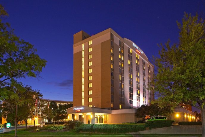 Courtyard by Marriott Alexandria Pentagon South